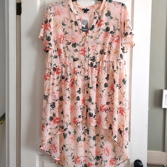 torrid Tops - Torrid size 2 high low top